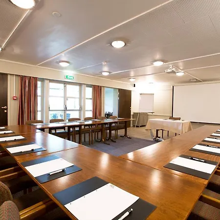 拜尼库洛酒店 2* 布莱尼