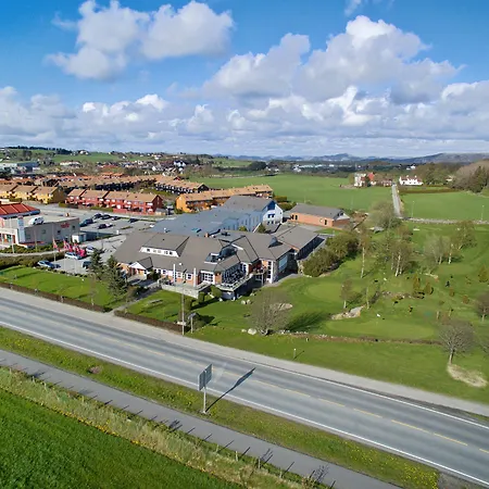 拜尼库洛酒店 2*