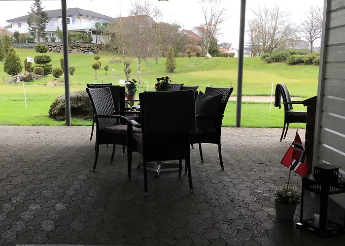 Hotel Bryne Hotell 2*